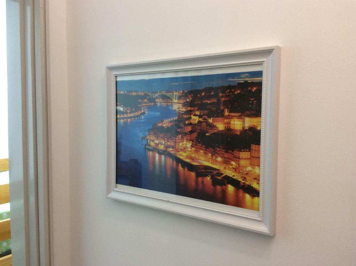 Downtown Sunny Apartment Porto Buitenkant foto